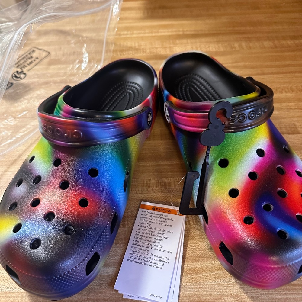 NWT Crocs Black Multi Mens Size 11